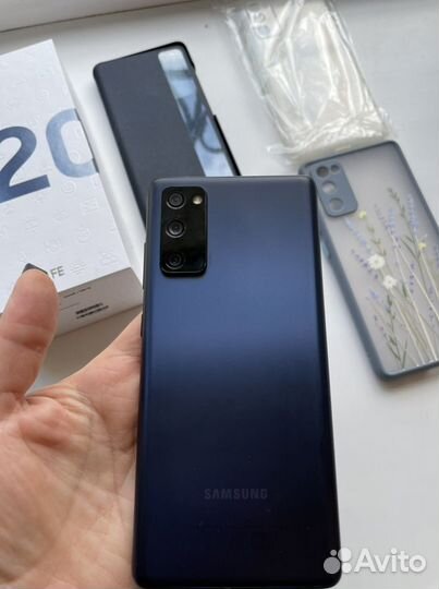 Телефон Samsung