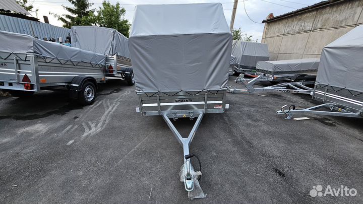 Прицеп 2.6 на 1.35 высоким тентом, подрамником