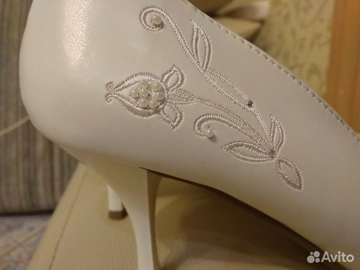 Туфли белые