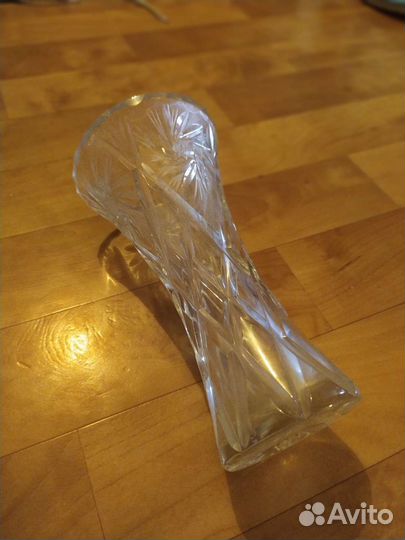 Ваза хрустальная