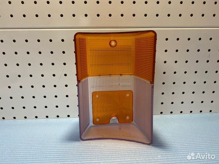 Стекло указателя поворота левое Scania 2 3 Серия