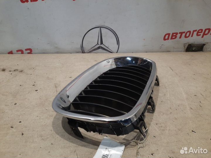 Решетка радиатора передняя левая Bmw 520 E60