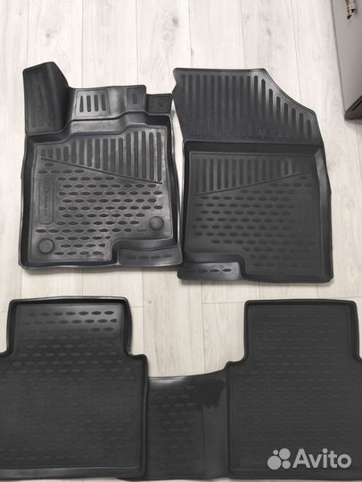 Автомобильные коврики резиновые