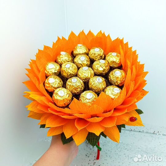 Сладкий букет из конфет