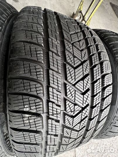 Pirelli Scorpion Winter 285/35 R22 и 315/30 R22