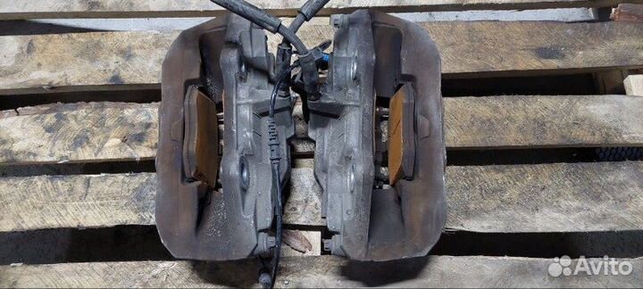 Суппорт тормозной передний Mercedes-Benz E-200 D