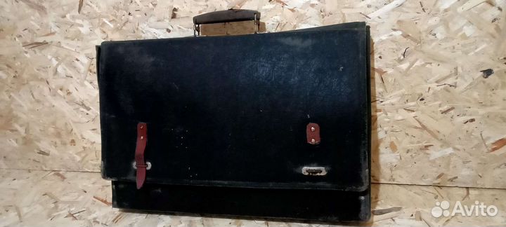 Старинный набор инструментов и рубель