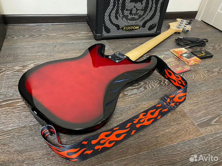 Бас гитара Fabio комбик Kustom