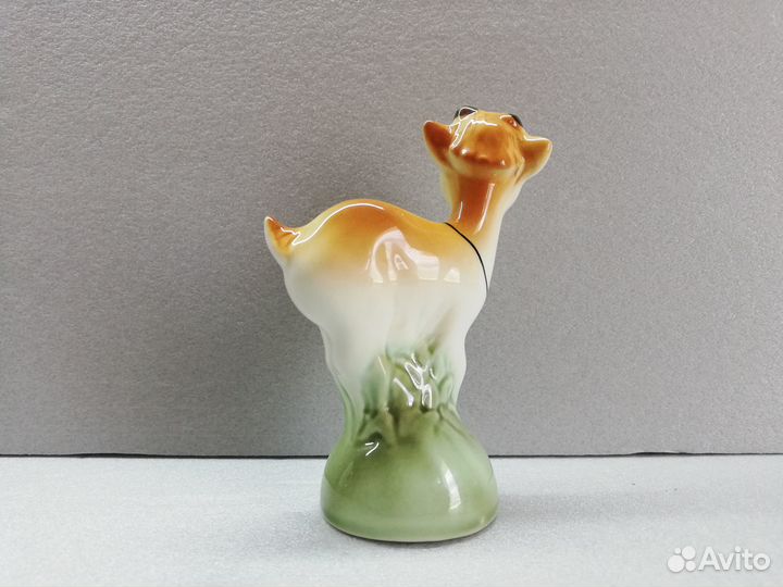 Фигурка козленок фарфор