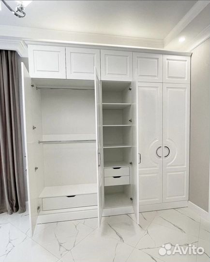 Шкаф распашной