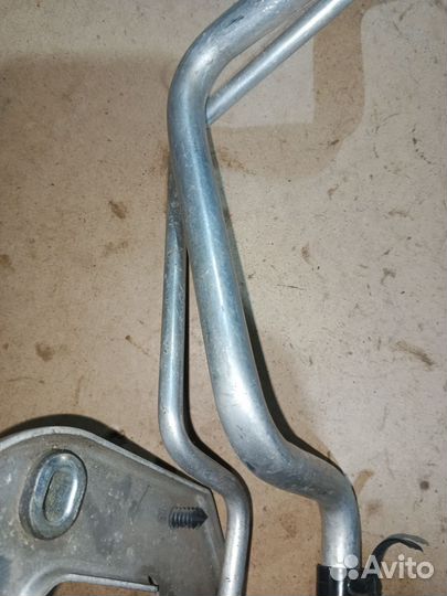 Трубка кондиционера Jeep Grand Cherokee WK2