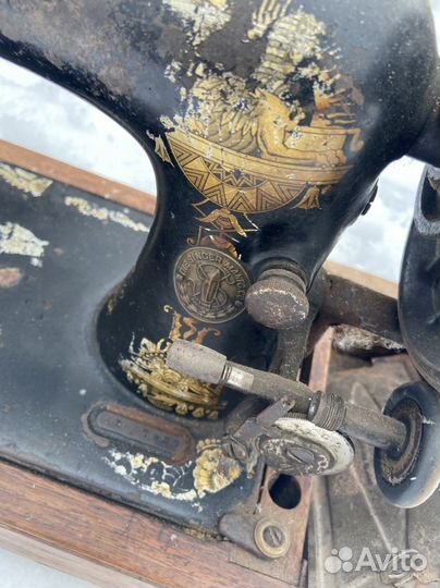 Швейная машина Singer