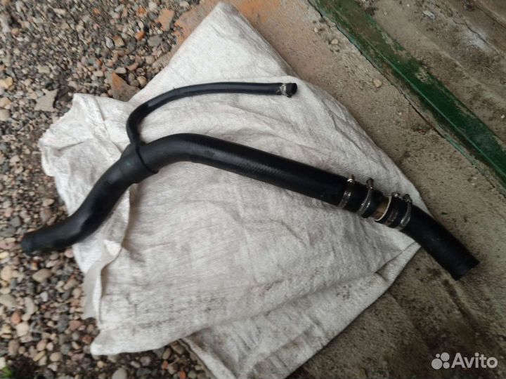 Патрубок водяной