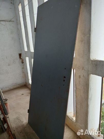 Продам железную дверь бу