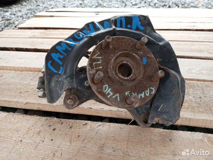 Кулак поворотный передний левый Toyota Camry XV40