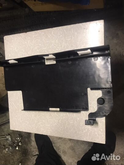 Крышка аккумулятора Ауди 8K0915429G