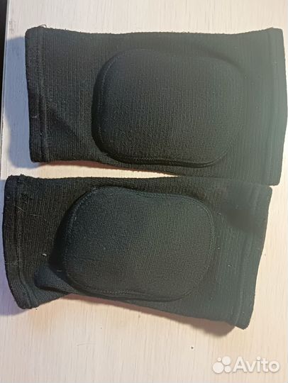 Наколенники