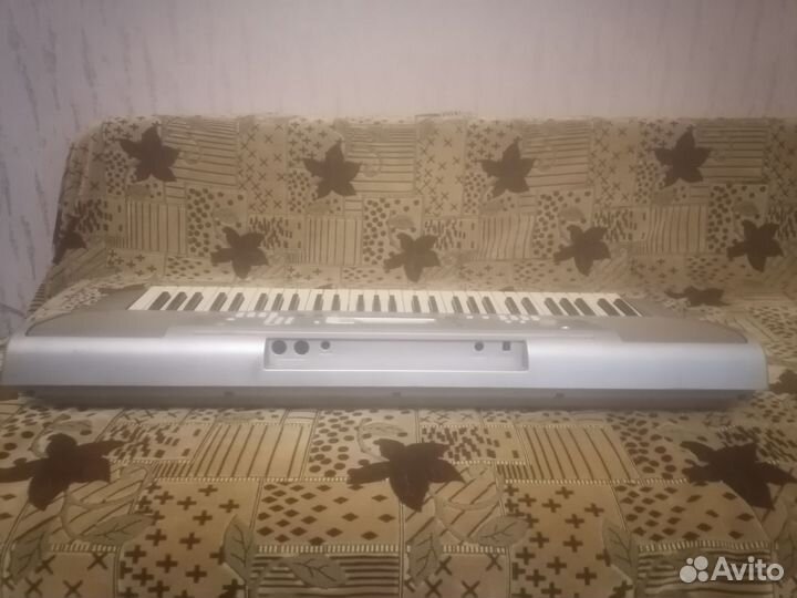 Синтезатор Yamaha PSR E303 (с дефектом)
