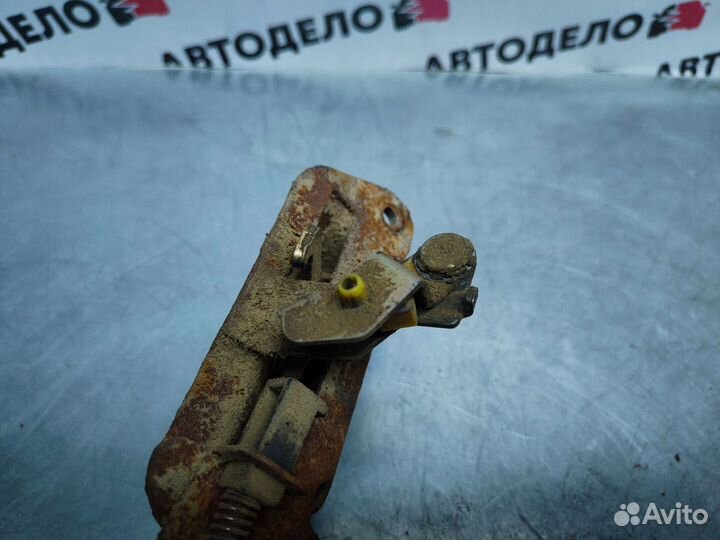 Замок двери багажника Nissan Lucino N15 1995 г.в