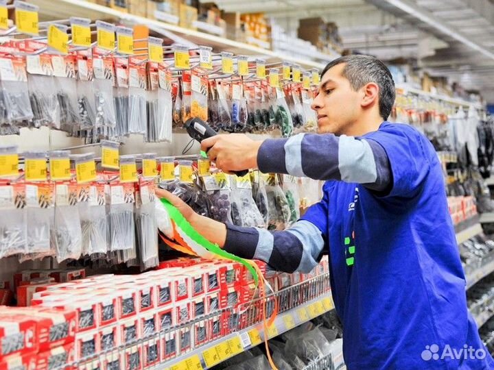 Продавец строительных материалов