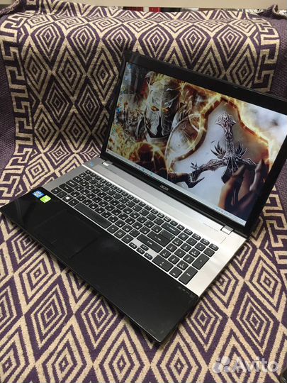 Большой 17.3, intel i5, ssd 256, nvidia 710m 8gb