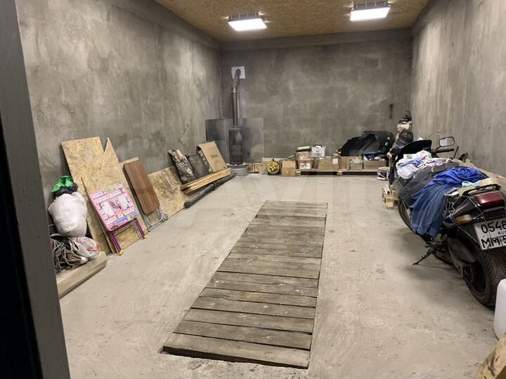 Гараж, > 30 м²
