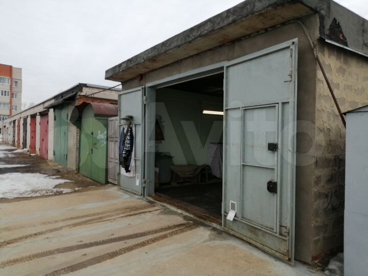 Гараж, > 30 м²