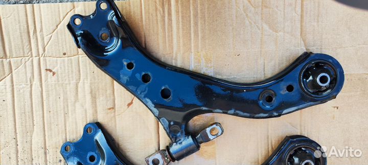 Рычаг передний правый Toyota Camry V70