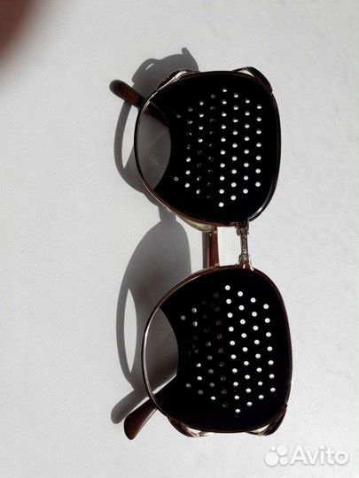 Очки с перфорацией лечебные