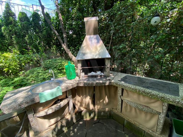 Дом 250 м² на участке 1 сот.