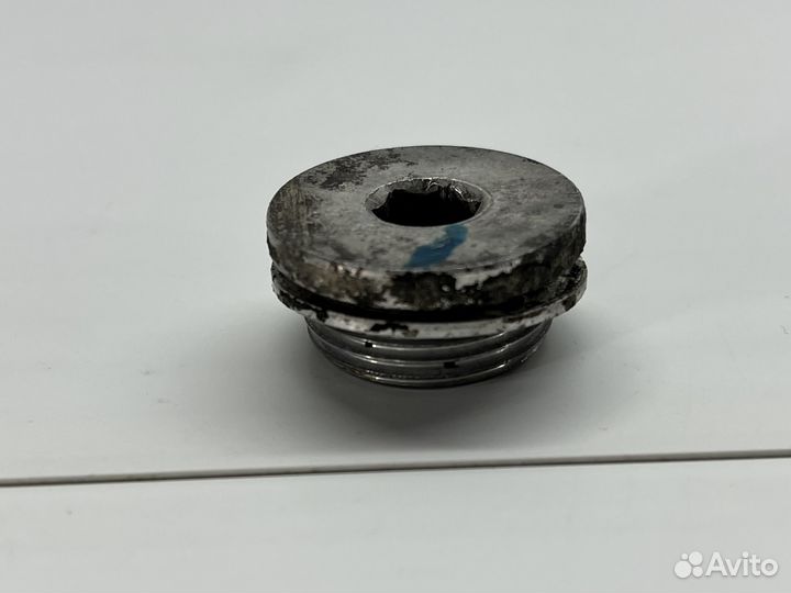 Резьбовая пробка M22X1.5 BMW X3 E83 N52