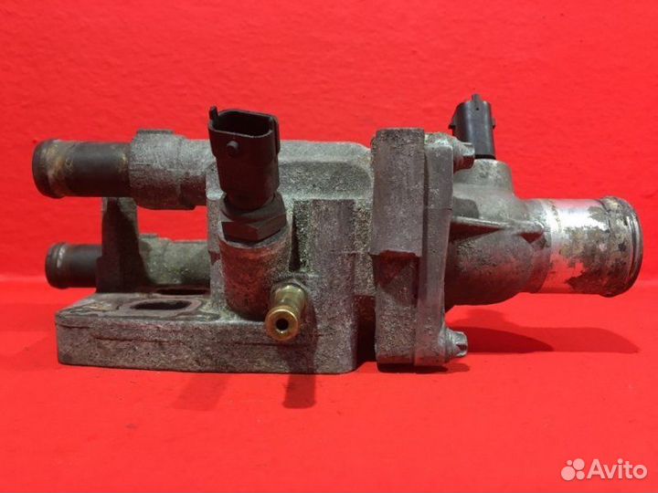 Корпус термостата Opel Zafira B Z16XE1 1.6L 1598