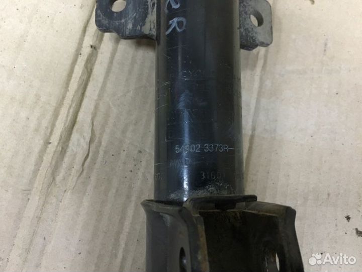 Амортизатор передний Renault Duster 1