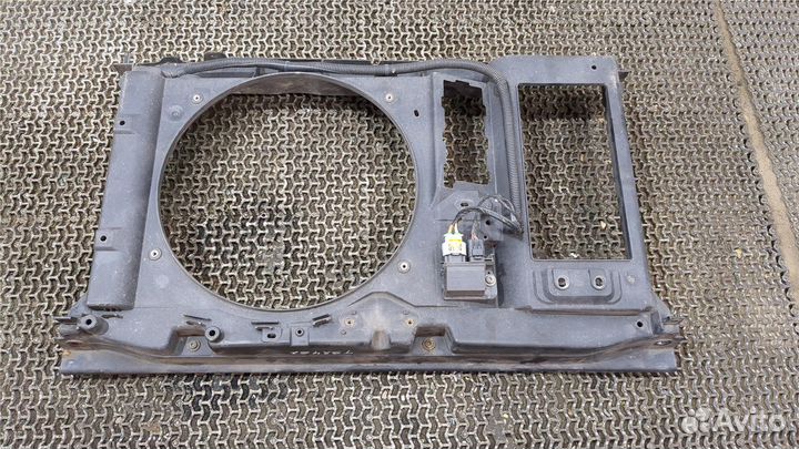 Кожух вентилятора радиатора Peugeot 3008, 2010