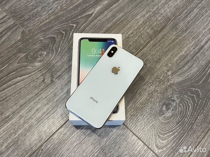 Телефон iPhone X 256 Gb