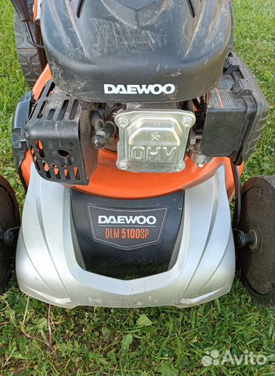 Газонокосилка бензиновая несамоходная