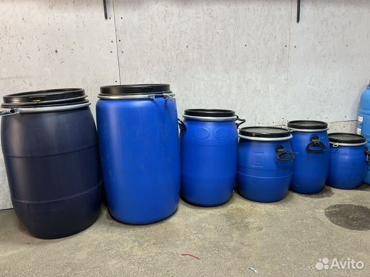 Бочки пластиковые. Кубы