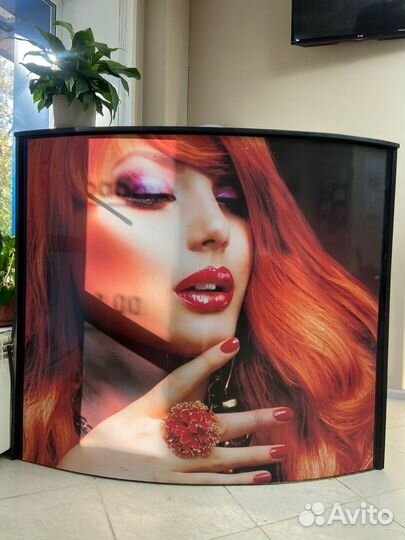 Стол администратора для салона красаты