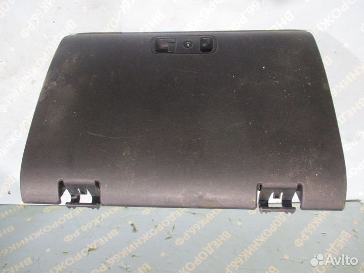 Бардачок нижний Mitsubishi Pajero 3