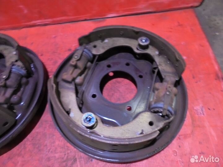 Isuzu ELF Опорный диск с колодками и ртц