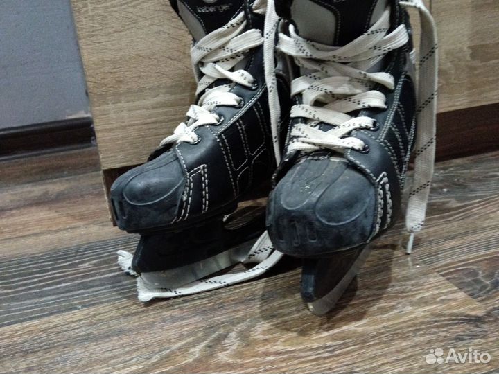 Коньки хоккейные детские