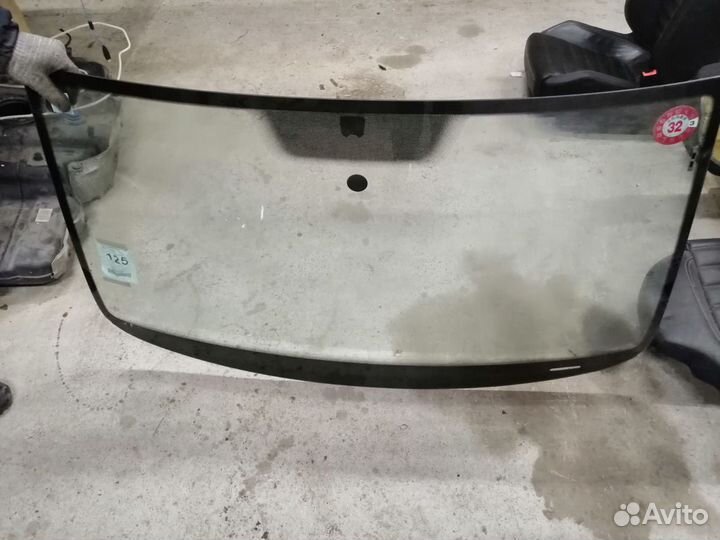 Стекло лобовое Volkswagen Passat B6 (2005-2010)