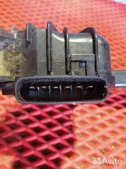 Педаль газа Toyota Land Cruiser Prado