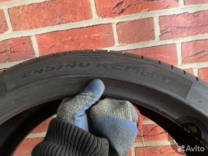 Pirelli P Zero PZ4 245/40 R21