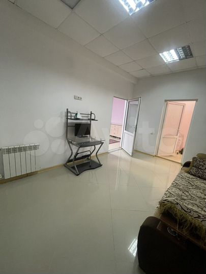 2-к. квартира, 60 м², 1/9 эт.