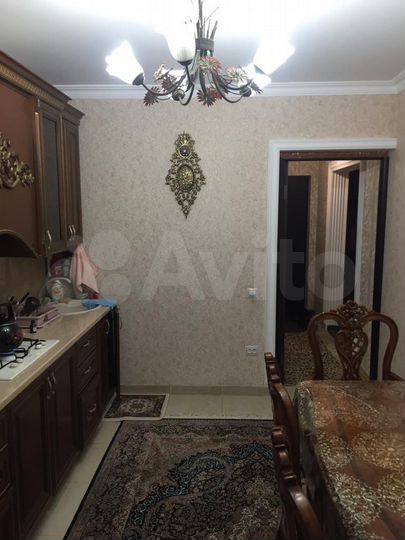 2-к. квартира, 68 м², 8/10 эт.