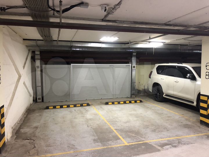 Машиноместо, 30 м²