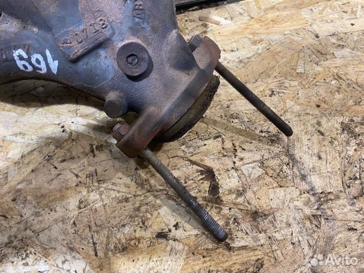 Выпускной коллектор Renault Logan 1.6 2008