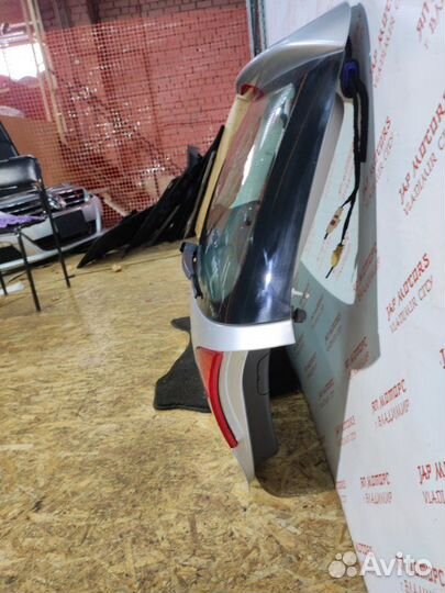 Крышка багажника задняя Volkswagen Golf 5 BVY 2006