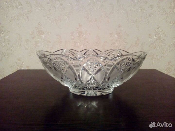 Хрустальная ваза, салатники,конфетницы, рюмки